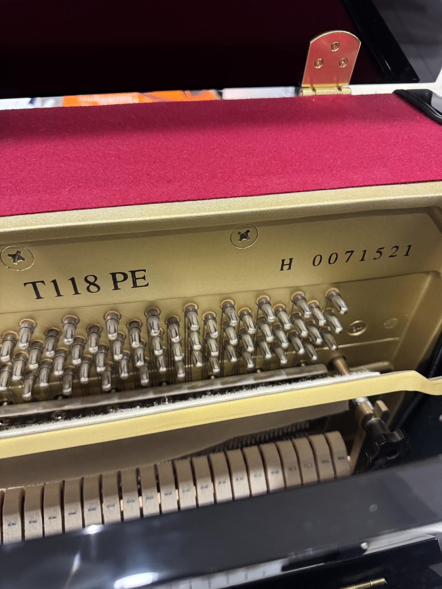 Yamaha Studio Upright T118 piano detail