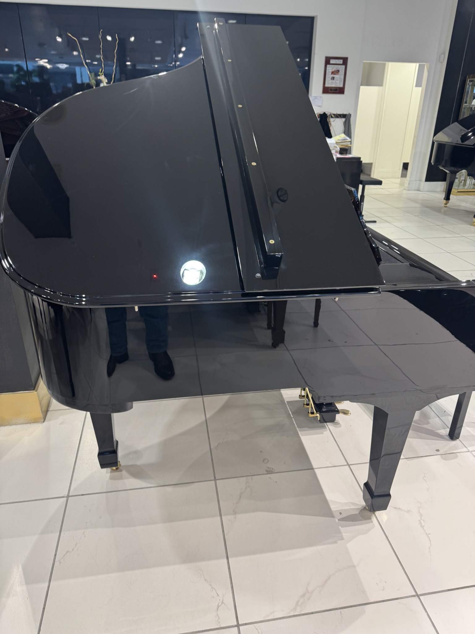 A. Geyer GG-150 piano detail