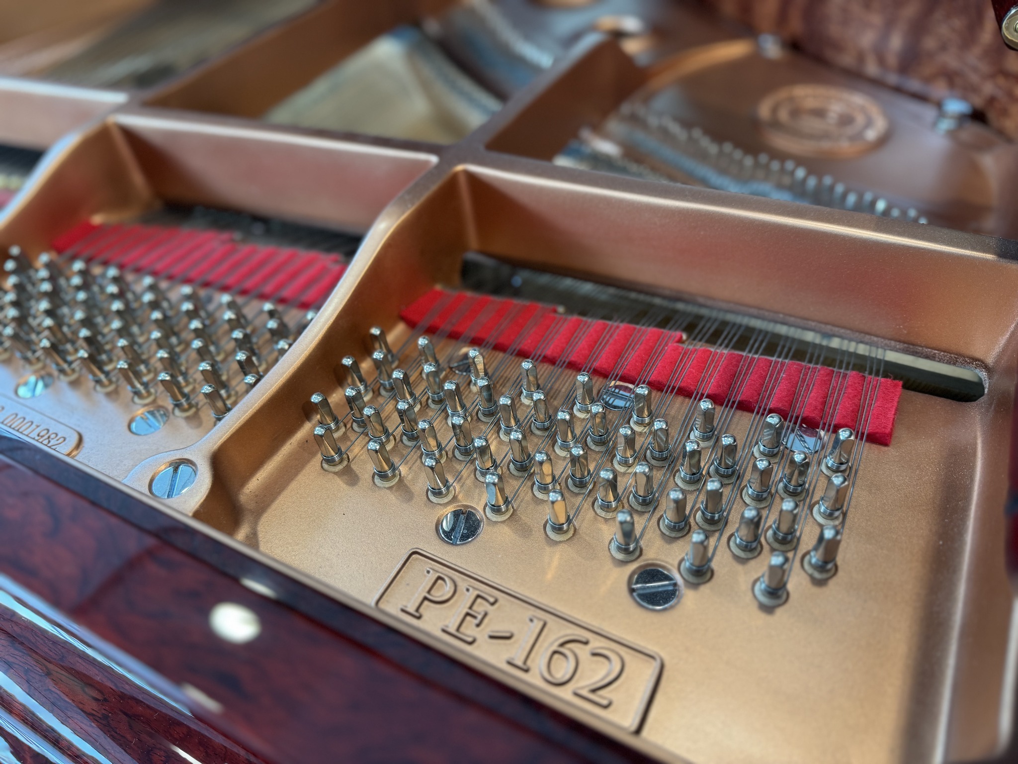 Broadman PE-162 piano detail